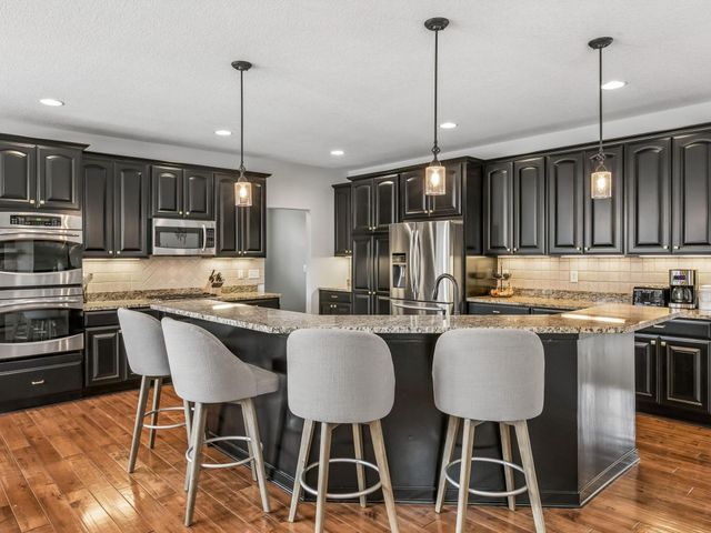 17902 74th Avenue N, Maple Grove, MN 55311