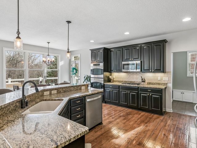 17902 74th Avenue N, Maple Grove, MN 55311