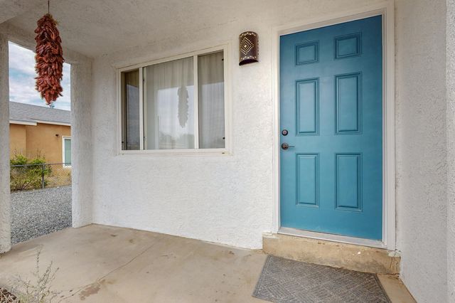 527 Gene Avenue NW, Albuquerque, NM 87107