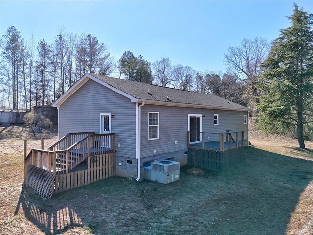 94 George Alewine Road, Due West, SC 29639