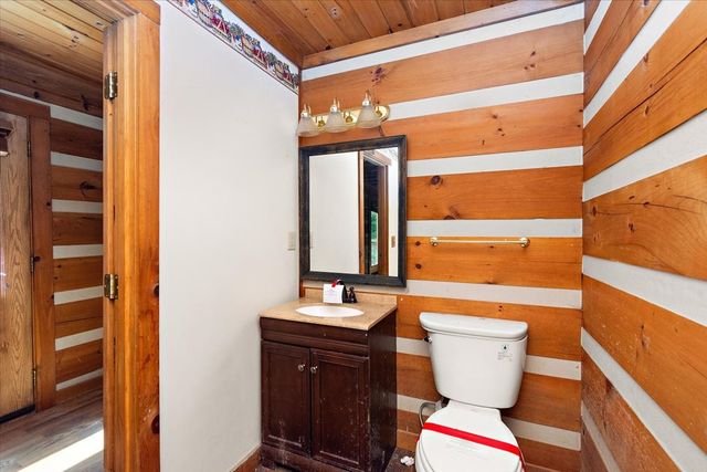740 Leath Chapel Rd, Bethpage, TN 37022