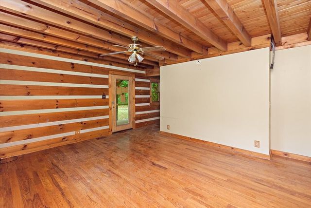 740 Leath Chapel Rd, Bethpage, TN 37022
