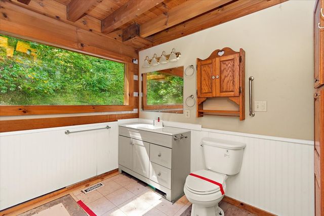 740 Leath Chapel Rd, Bethpage, TN 37022