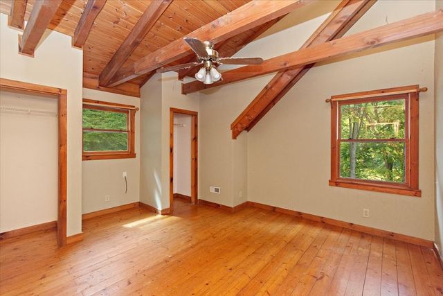 740 Leath Chapel Rd, Bethpage, TN 37022