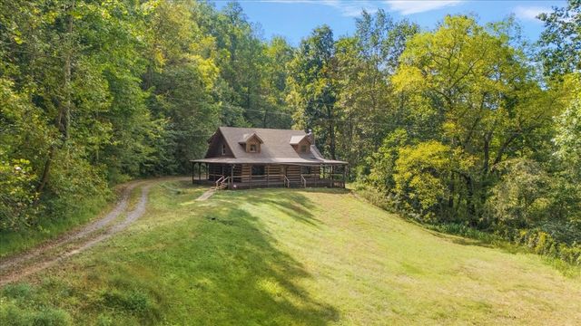 740 Leath Chapel Rd, Bethpage, TN 37022