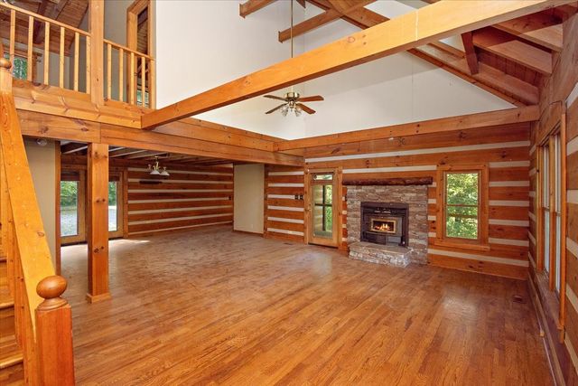 740 Leath Chapel Rd, Bethpage, TN 37022