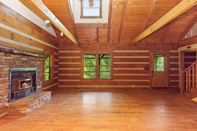 740 Leath Chapel Rd, Bethpage, TN 37022