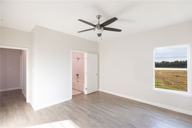 112 Shoalwater Way, Rockport, TX 78382