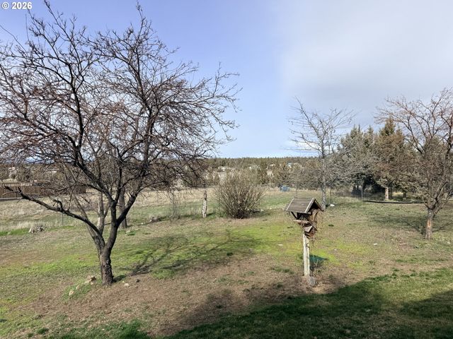 8818 Sw PANORAMA Rd, Terrebonne, OR 97760