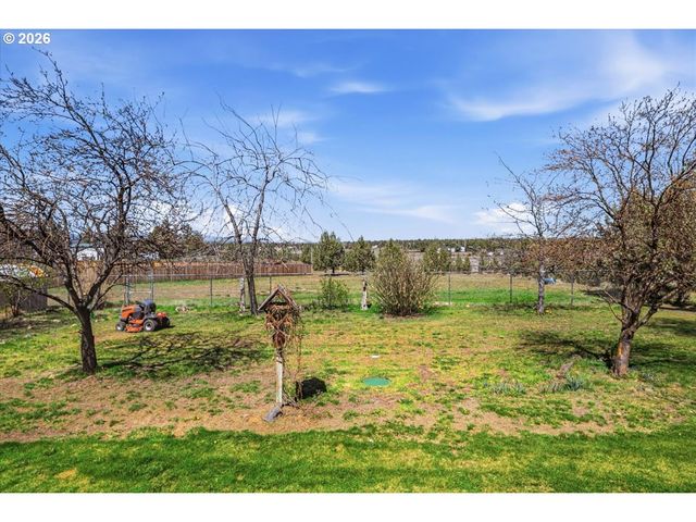 8818 Sw PANORAMA Rd, Terrebonne, OR 97760