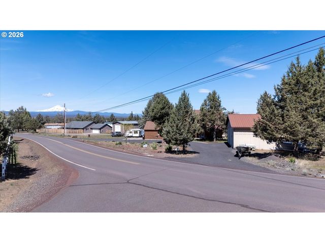 8818 Sw PANORAMA Rd, Terrebonne, OR 97760