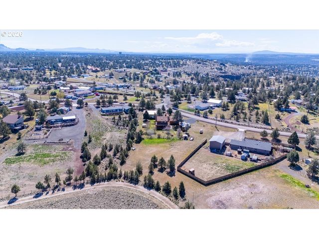 8818 Sw PANORAMA Rd, Terrebonne, OR 97760
