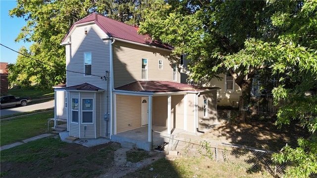 2702 Seneca Street, St Joseph, MO 64507