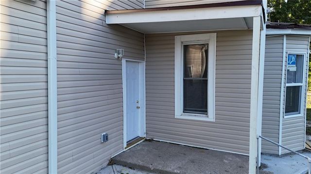 2702 Seneca Street, St Joseph, MO 64507