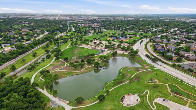 1112 Noble Avenue, Carrollton, TX 75006