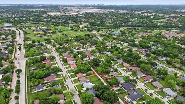 1112 Noble Avenue, Carrollton, TX 75006