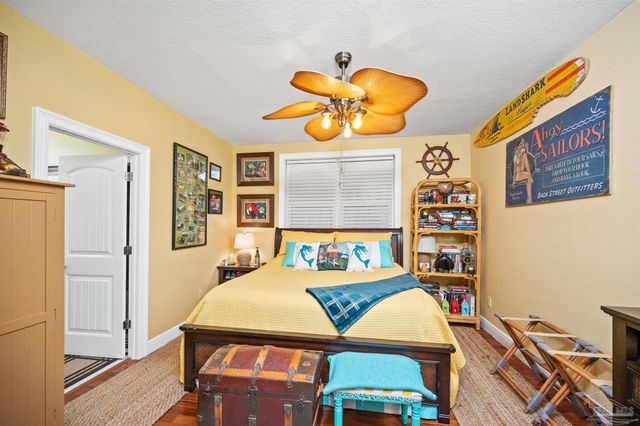 5683 Grande Lagoon Dr, Pensacola, FL 32507