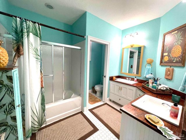 5683 Grande Lagoon Dr, Pensacola, FL 32507