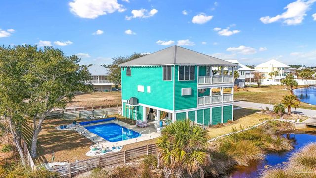 5683 Grande Lagoon Dr, Pensacola, FL 32507