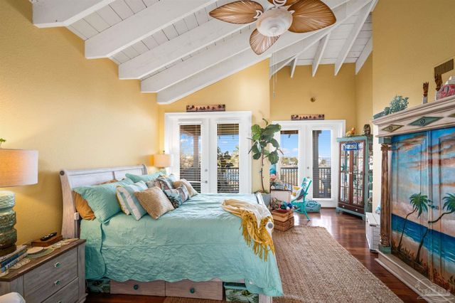 5683 Grande Lagoon Dr, Pensacola, FL 32507