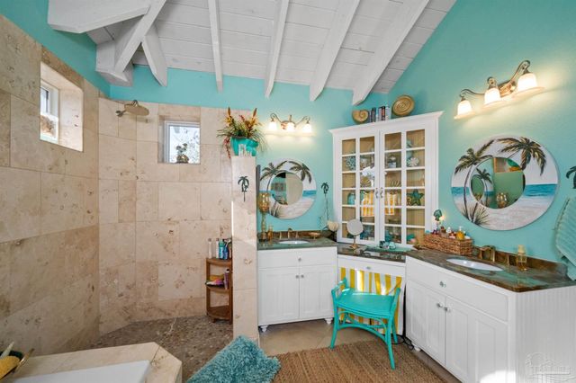 5683 Grande Lagoon Dr, Pensacola, FL 32507