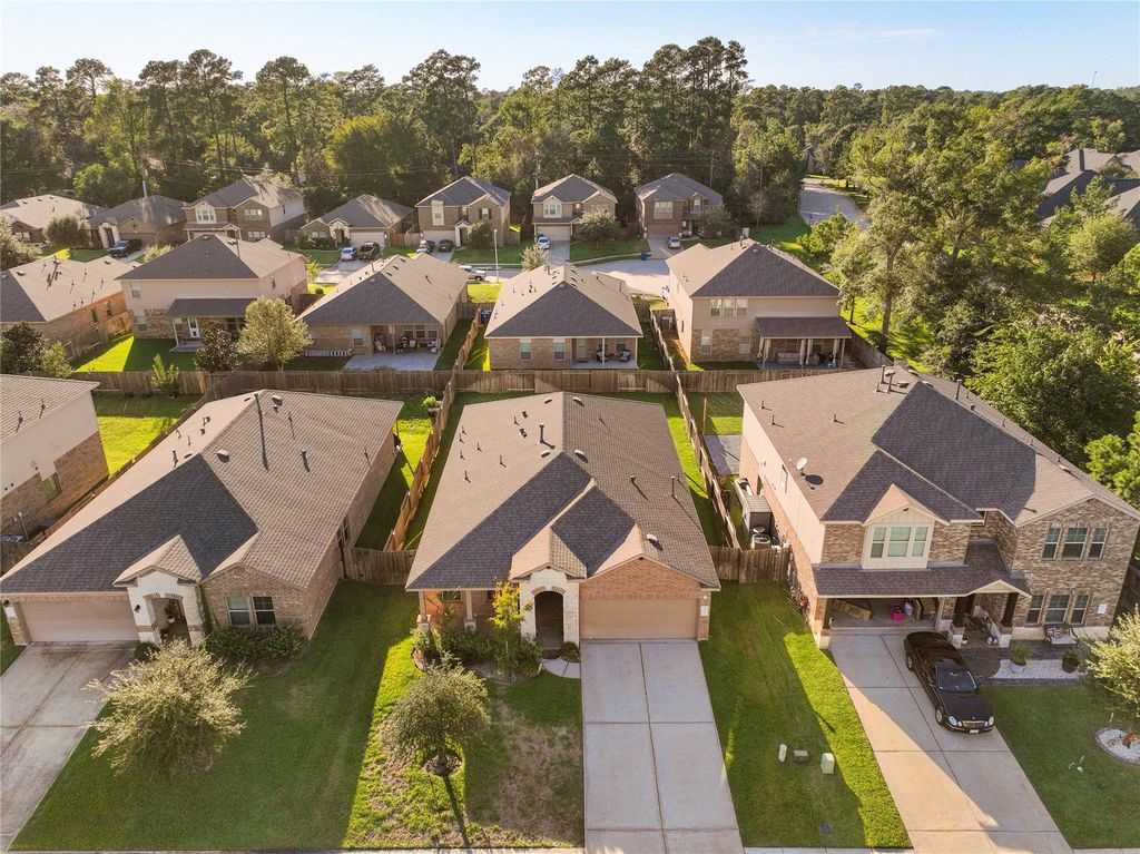 138 Meadow Grove Drive, Conroe, TX 77384