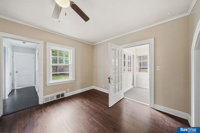 2740 S 13 Street, Lincoln, NE 68502