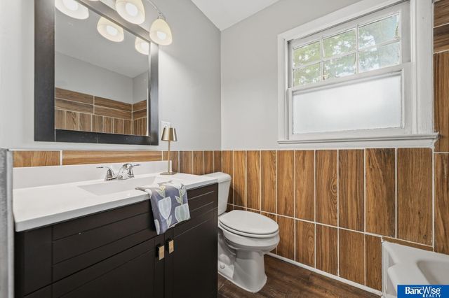 2740 S 13 Street, Lincoln, NE 68502