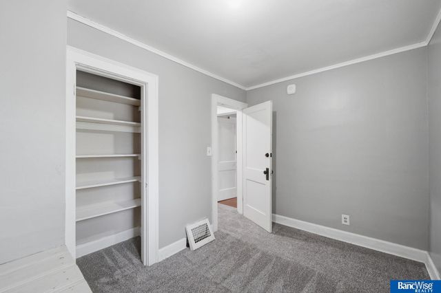2740 S 13 Street, Lincoln, NE 68502