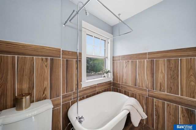 2740 S 13 Street, Lincoln, NE 68502