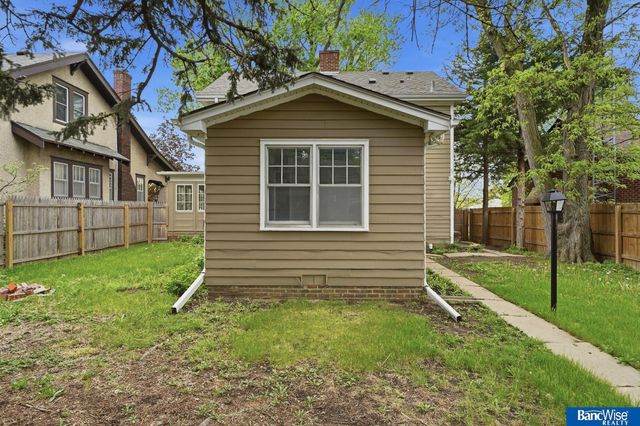 2740 S 13 Street, Lincoln, NE 68502