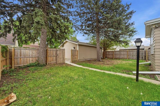 2740 S 13 Street, Lincoln, NE 68502