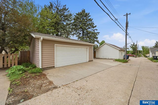 2740 S 13 Street, Lincoln, NE 68502