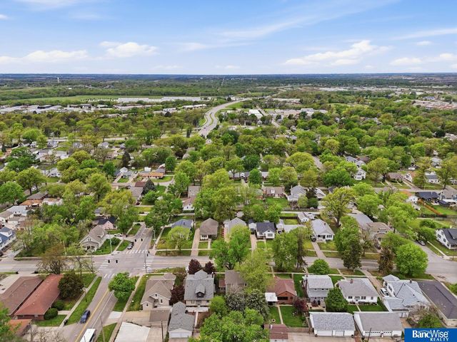 2740 S 13 Street, Lincoln, NE 68502