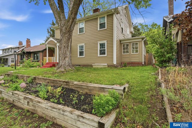 2740 S 13 Street, Lincoln, NE 68502