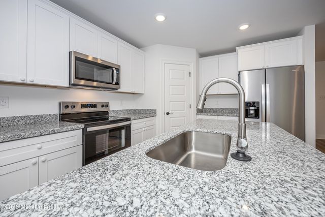 3711 Olivia Drive, Ocean Springs, MS 39564