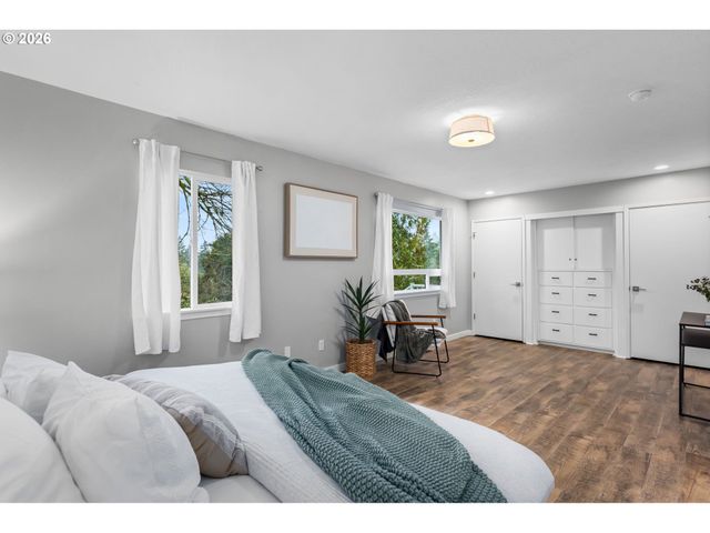 901 Sw MAPLECREST Ct, Portland, OR 97219