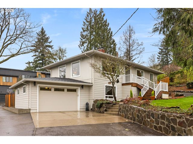 901 Sw MAPLECREST Ct, Portland, OR 97219