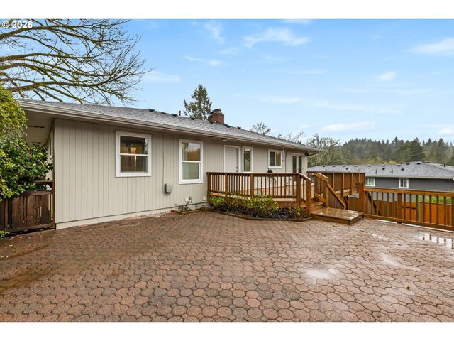 901 Sw MAPLECREST Ct, Portland, OR 97219