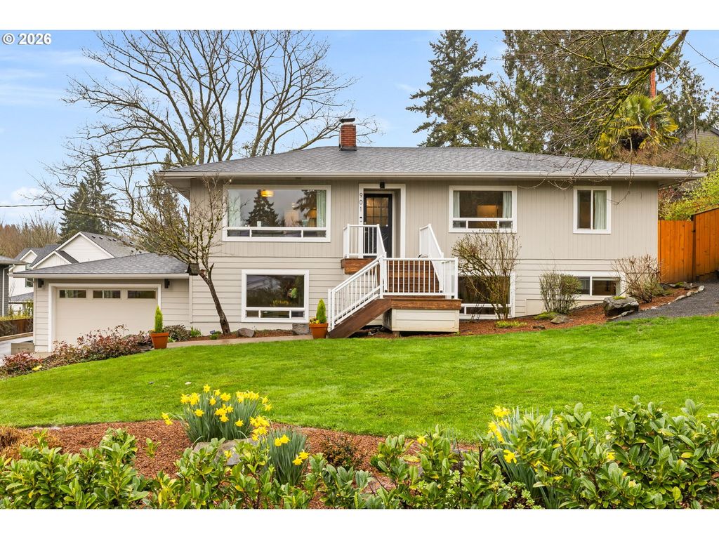 901 Sw MAPLECREST Ct, Portland, OR 97219