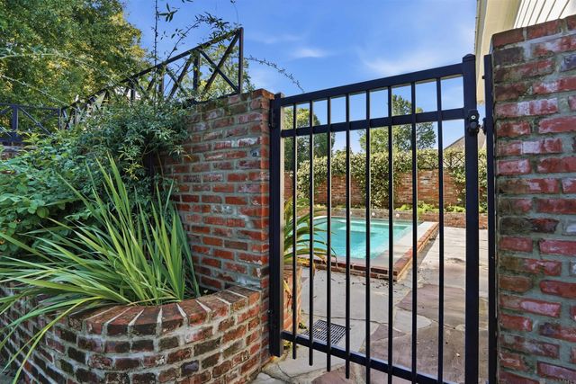 907 Carter Ave, Baton Rouge, LA 70806