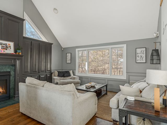 959 W Ogden Avenue, Naperville, IL 60563