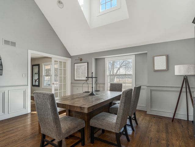 959 W Ogden Avenue, Naperville, IL 60563