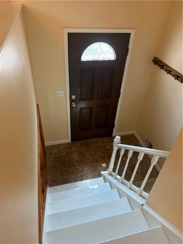 1612 Wheatstone Drive, Farmington, NY 14425