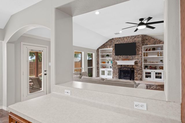 9403 Highland Pointe Drive, Needville, TX 77461