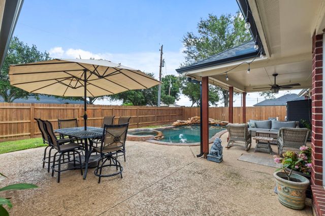 9403 Highland Pointe Drive, Needville, TX 77461