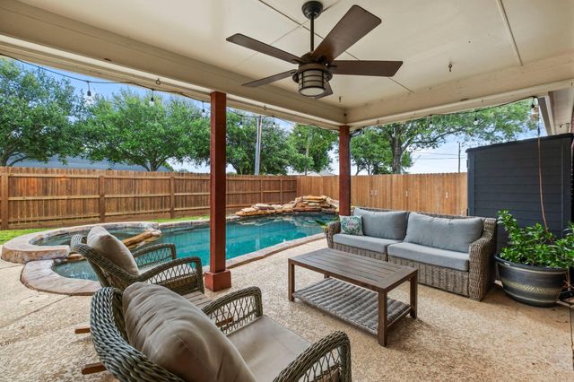 9403 Highland Pointe Drive, Needville, TX 77461