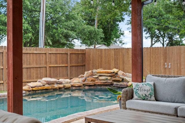 9403 Highland Pointe Drive, Needville, TX 77461