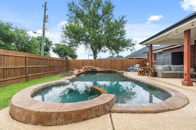 9403 Highland Pointe Drive, Needville, TX 77461