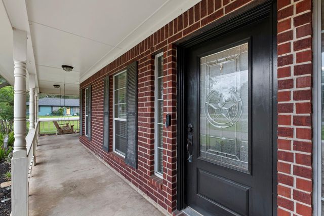 9403 Highland Pointe Drive, Needville, TX 77461